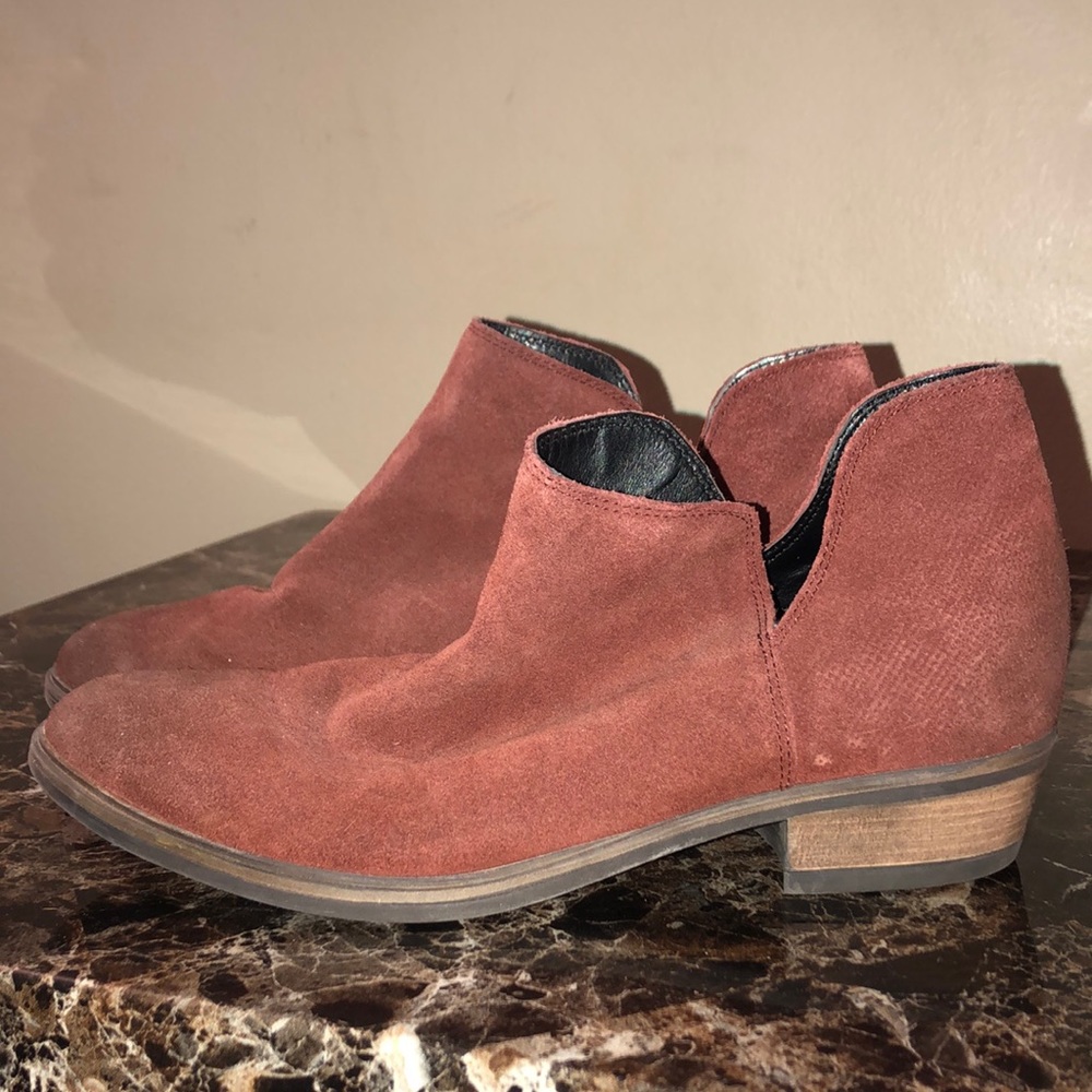 Crevo low ankle bootie